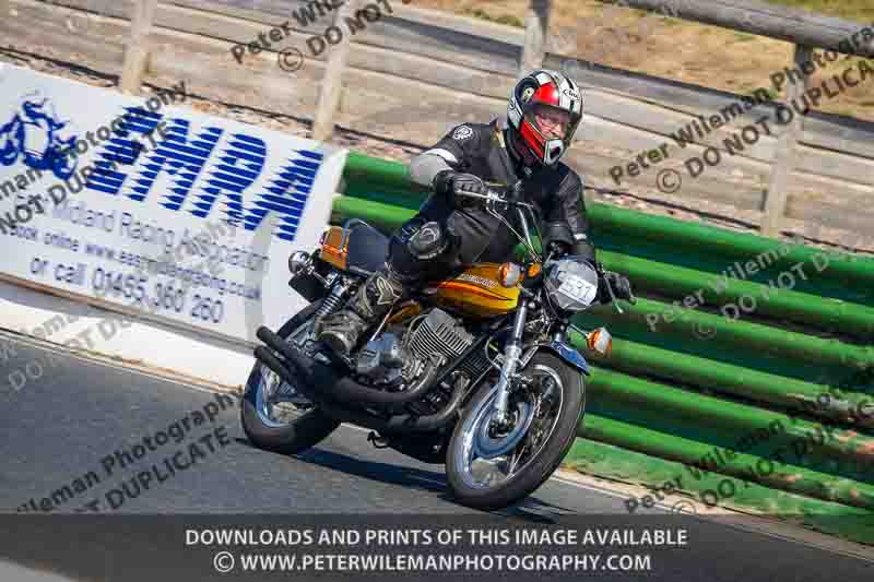 Vintage motorcycle club;eventdigitalimages;mallory park;mallory park trackday photographs;no limits trackdays;peter wileman photography;trackday digital images;trackday photos;vmcc festival 1000 bikes photographs